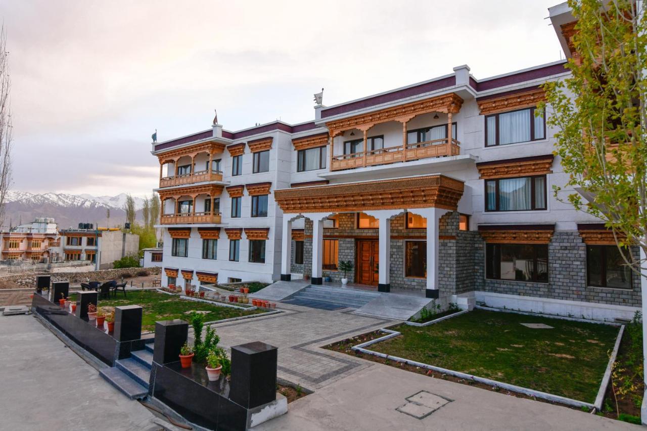 Hotel Holiday Ladakh Λεχ Εξωτερικό φωτογραφία