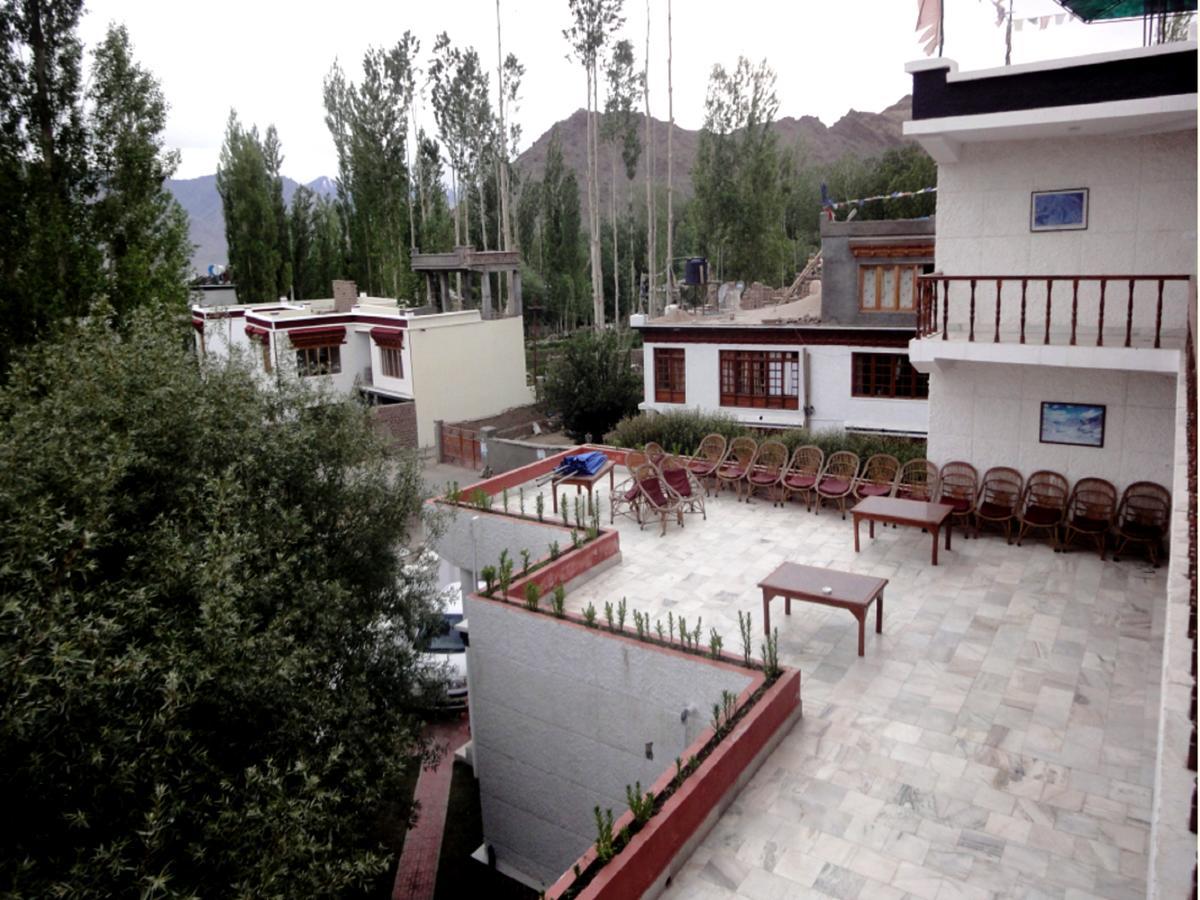 Hotel Holiday Ladakh Λεχ Εξωτερικό φωτογραφία