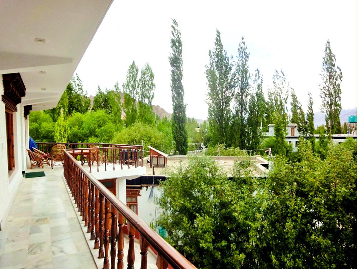 Hotel Holiday Ladakh Λεχ Εξωτερικό φωτογραφία